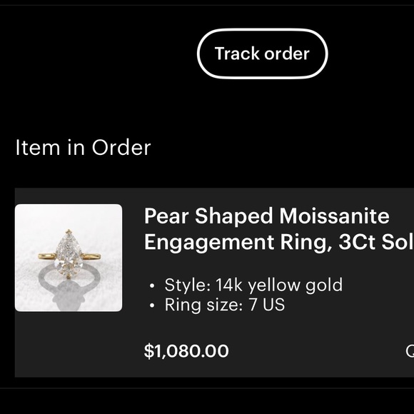 ENGAGEMENT RING - Picture 6 of 7